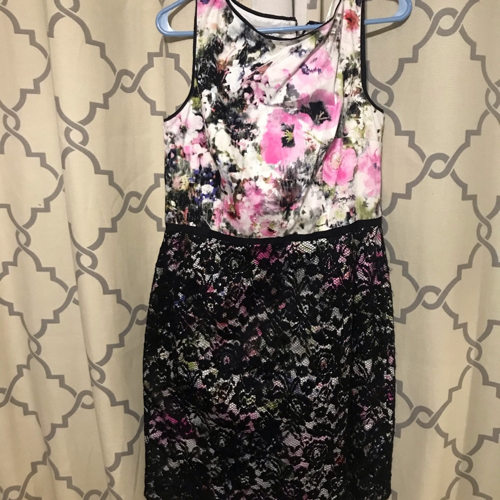 Maggy London floral zip up